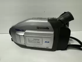 Pv-l453d Panasonic Vhs-c Camcorder With Charger Bag And Tapes Tested- Read Descrip #2