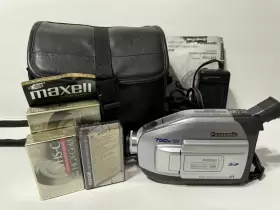 Pv-l453d Panasonic Vhs-c Camcorder With Charger Bag And Tapes Tested- Read Descrip