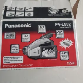 Pv-l552 Panasonic Palmcorder Vhs-c With Charger And Battery New Original Box