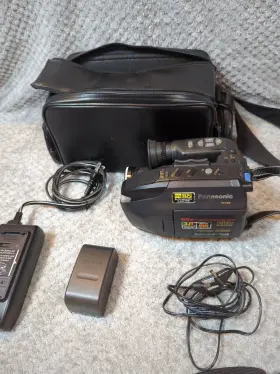 Pv-l579d Panasonic Palmcorder Model With Accessories And Bag Bundle- Works Good #3