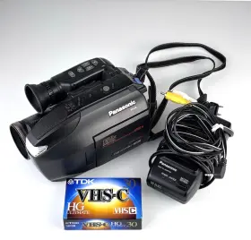Pv-l59d Panasonic Palmsight Vhsc Camcorder With Cassette Battery Charger And Cable