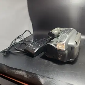 Pv-l606d Panasonic Pv-l606 Palmcorder Vhs-c Camera Untested No Battery Includes Charger #3