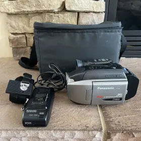 Pv-l678d Panasonic Pv-l678 Retro Vhs Camcorder Inch Bundle Tested Working. 1 Battery