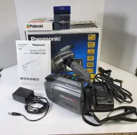Pv-l680 Panasonic Palmcorder Vhs-c Camcorder Works With 3 Tapes Vhs Playpak Box