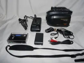 Pv-l757d Panasonic Pv-l757 Compact Vhs Vhsc Vhs-c Camcorder Vcr Player Camera