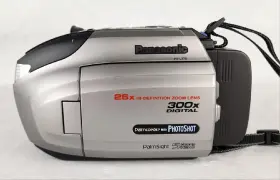 Pv-l779 Panasonic Palmcorder Palmsight Camcorder With Photoshot Model - Working #2