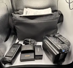 Pv-l857d Panasonic Palmsight Vhs-c Camcorder - Untested