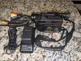 Pv-s63 Panasonic Palmcorder Camcorder Vhs-c And Svhs-c Model Tested Working