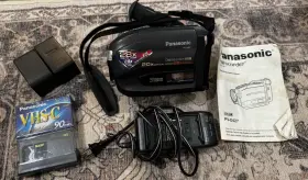 Pvd427d Panasonic Handheld Camcorder With Battery Charger Original Instructions