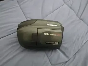 Pv-l501d Panasonic Pvl501d Palmsight Palmcorder Vhs-c 150x Zoom Camcorder Deluxe