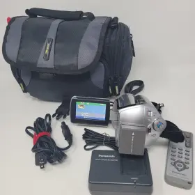 Sdr-h200 Panasonic 30gb Hard Drive Camcorder Battery Adapter Cables Remote Case