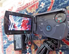 Sdr-s10 Panasonic Compact Video Camera With Battery Works Great #3