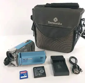 Sdr-s25 Panasonic Video Camera Camcorder Sd Card Charger Battery And Case