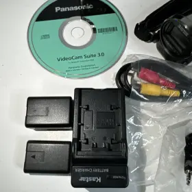 Sdr-t50p Panasonic Sd Video Camera 4 Gb Built In Memory Battery 78x Zoom Works #3