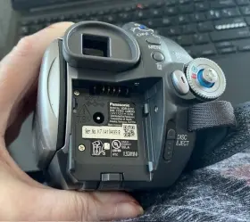 Vdr-d210 Panasonic Vdr-0210 Dvd Camcorder With 32x Optical Image O.i.s. Stabilized Zoom