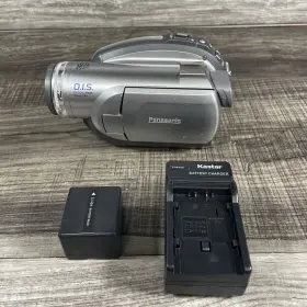 Vdr-d210 Panasonic Dvd Camcorder Handheld Video Camera With Battery Charger