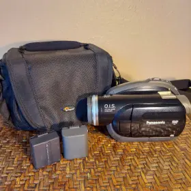 Vdr-d230 Panasonic Vdr D230 Dvd Video Camcorder 2 Batteries Case No Charger Not Tested