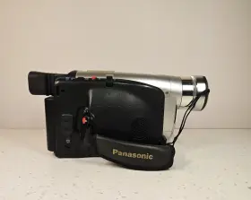 Nv-vz17pn Panasonic Vz17 Vhs-c 700x Digital Zoom Camcorder. Needs New Battery See Pic #3