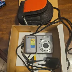 Cia-01035s Polaroid I1035 10mp Digital Camera No Battery Charger Card For Parts Only