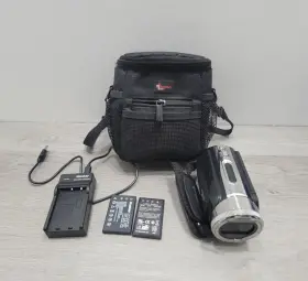 Dvc-00725f Polaroid 720p Hd Camcorder 2.7-inch Lcd 2 Battery Charger