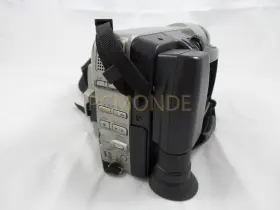 Rca 034909021019 Ntsc Vhs-c Camcorder 2.5-inch Lcd 200x Zoom Autoshot Steady Pix Cc6363