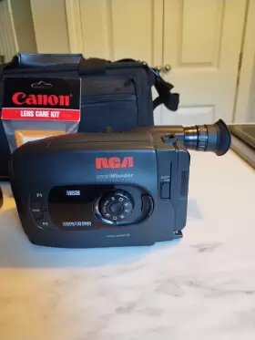 Rca Cc631 Small Wonder Camcorder Model Vhs-c With Bag Battery And Charger Tested #2
