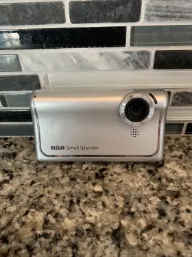 Ez101 Rca Small Wonder Digital Camcorder Made Simple For Parts Or Repair Only