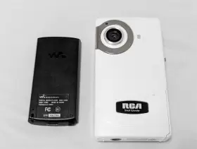 Nwz-e385 Rca M-529v Sony Walkman And Small Wonder Ez201a - Parts Sold As Is #2