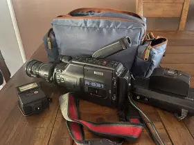 R-831 Ricoh Video Camera Recorder Auto Focus Charger Tested Works