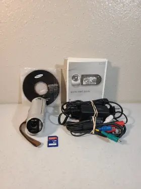 Hmx-r10 Samsung Camcorder With Charger And Sd Card Manual Usb To Av Cable Tested