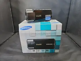 Hmxq10bnxaa Samsung Hmx-q10 Flash Media Camcorder With 20x Optical Zoom Iob Tested Works