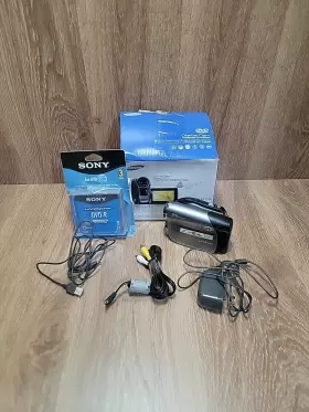 Sc-dc173u Samsung Dvd Camcorder With 34x Optical Zoom 3 Disc