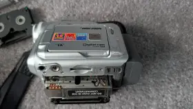 Scd903 Samsung Digital Camcorder For Parts Incl Charger / Batteries Accesories