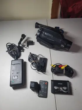 Sck70 Samsung Mycam Ntsc 8mm Video Camera Works Vg Shape No Battery