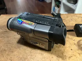 Scl700 Samsung Hi8 Video Camcoder With Battery And Charger - Tested Working