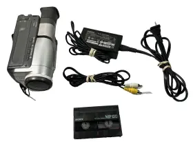 Scm53 Samsung Camcorder Model -8mm Works Great With Charger And A/v Cord For Tv Read #2