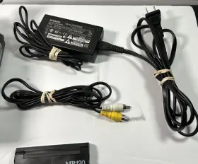 Scm53 Samsung Camcorder Model -8mm Works Great With Charger And A/v Cord For Tv Read #3