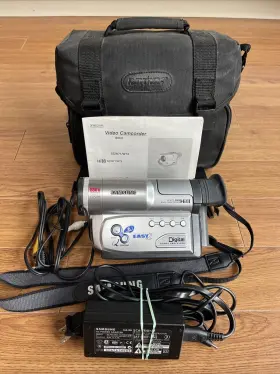 Scw71 Samsung Hi8 Camcorder With 22x Optical Zoom And Viewfinder Works