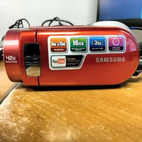 Smx-f30sp Samsung Smx-f34rn Camcorder Boxed Digital Video Camera F30 And 8gb Sdhc Card Read