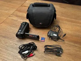 Smx-f54bn Samsung Smx-f54 Camcorder - 16gb Internal Memory Can Also Use Sd Cards Bundle