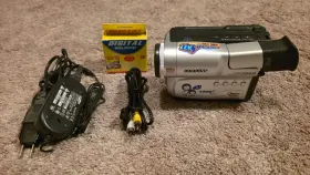 Vp-w95d Samsung Hi8 Pal Camcorder With Battery