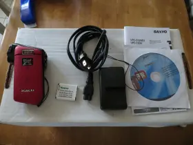 Vpc-cg20 Sanyo Xacti Red Camcorder Tested With Charger Box And Manuals....nm