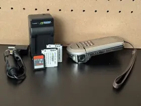 Vpc-cs1 Sanyo Xacti 1080p Hd Compact Video Camcorder And Still Camera