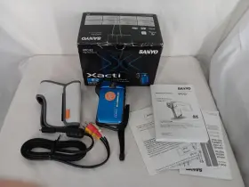 Vpc-e2bl Sanyo Xacti E2 Waterproof Digital Movie Camera Vpc-e2 Usb/av Cords - Used
