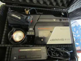 Vc-c20u Sharp Vtg Vhs Camcorder W Case Charger And Many Accessories Untested As Is