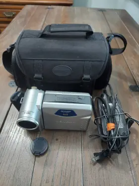 Vl-ah131h Sharp Vl-ah131 Hi-8 Twist Lens Viewcam Camcorder 8mm With Charger No Battery