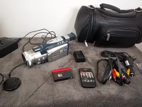 Vl-ax1u Sharp Mini Dv Model Digital View Cam With Case Cords And Remote Read