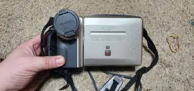 Vl-e630h Sharp Viewcam Vl-e630 Camcorder With Charger - Case Read