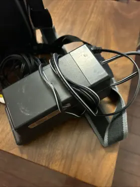 Vl-l10 Sharp Camcorder With Battery Charger And Case For Parts Or Repair Vtg #2