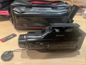 Vl-n1u Sharp Camcorder 8mm With Remote Nice Clean Bag Untested